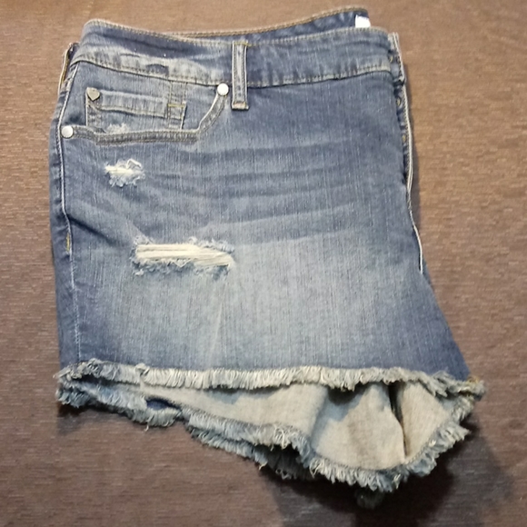 Torrid denim shorts - Picture 5 of 5